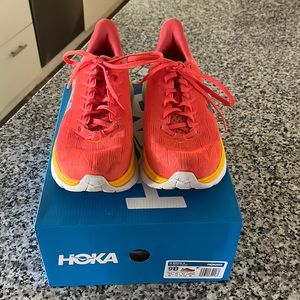 HOKA MACH 4 GENTLY USED